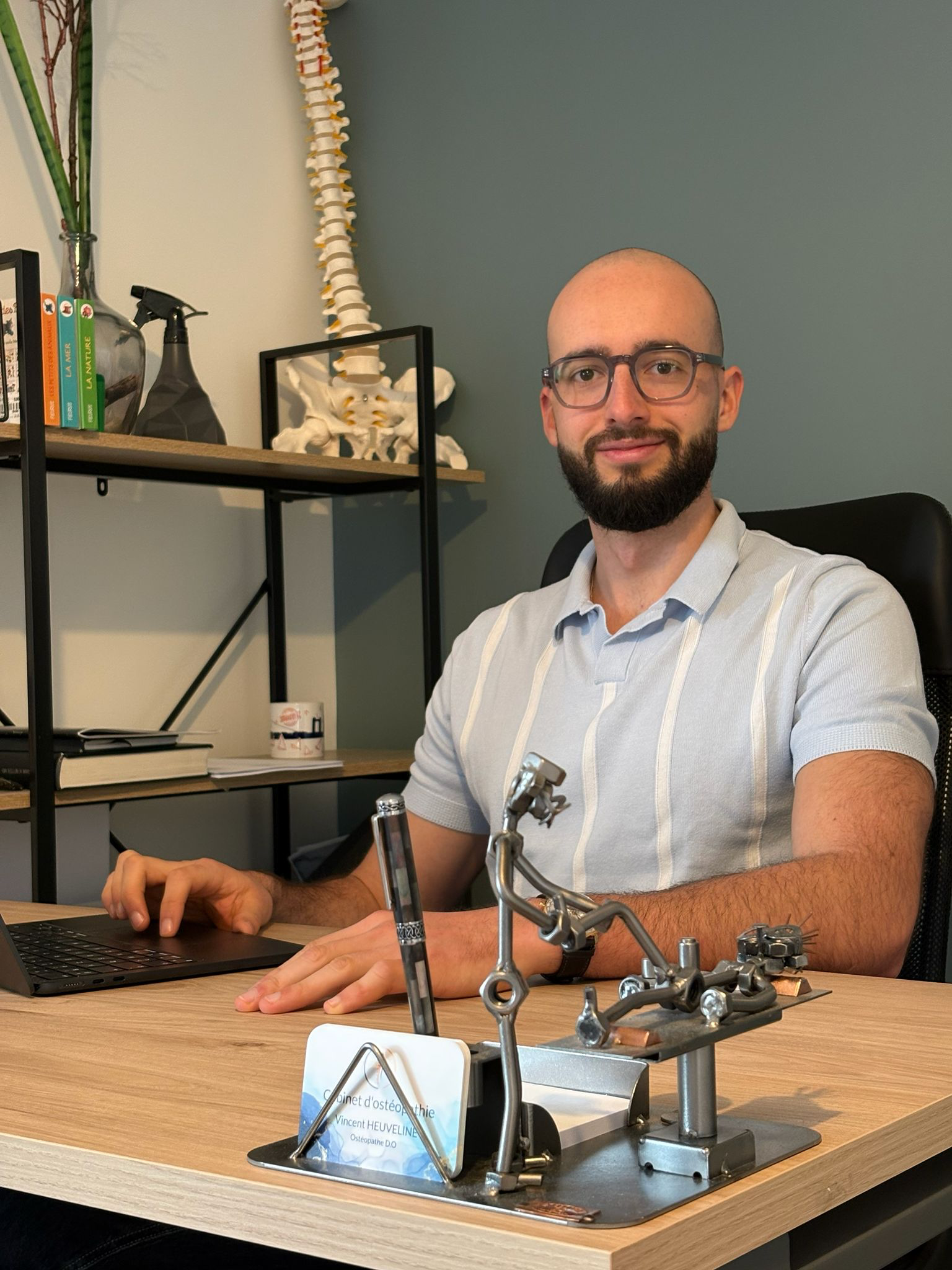 Vincent Heuveline - Ostéopathe diplômé à Brest, spécialisé en ostéopathie